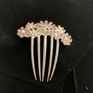NWT Metal hair comb with lavender jeweled flowers